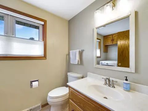 2245 W Roselawn Dr, Appleton, WI 54914 photo 7