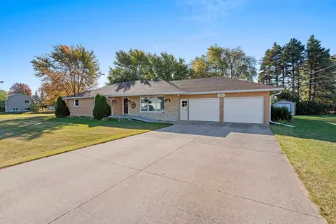 715 Evergreen Dr, Kaukauna, WI 54130