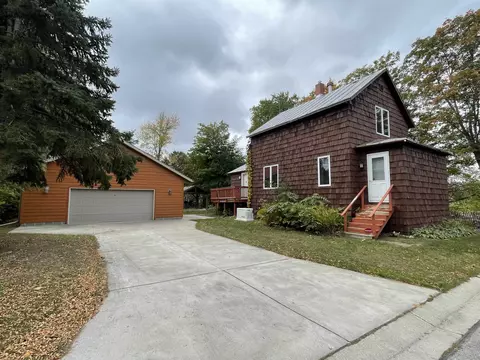 103 Pecor St, Oconto, WI 54153