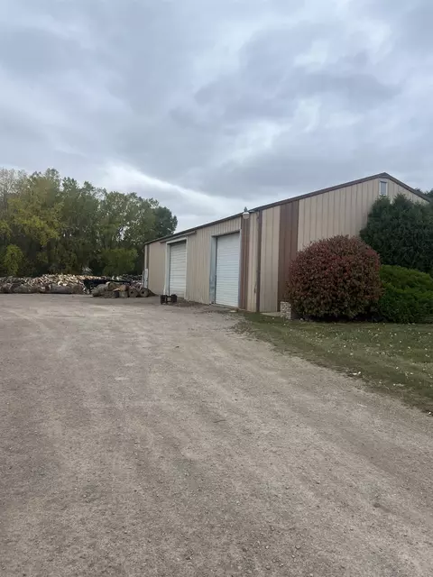 5225 County Rd A, Oshkosh, WI 54901