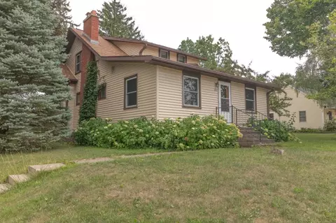 804 S Webster Ave, Omro, WI 54963