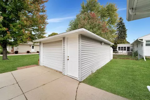 1910 E College Ave, Appleton, WI 54915 photo 24