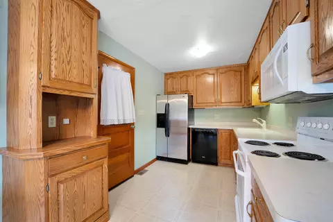 1910 E College Ave, Appleton, WI 54915 photo 8
