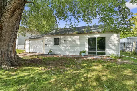 606 S 6th St, De Pere, WI 54115