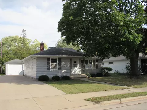 858 Maple St, Neenah, WI 54956