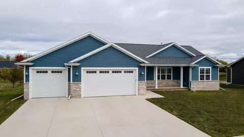1890 Antelope Trl, Kaukauna, WI 54130