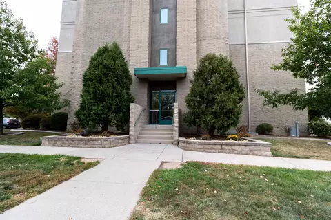 400 N Richmond St, Appleton, WI 54915 photo 20