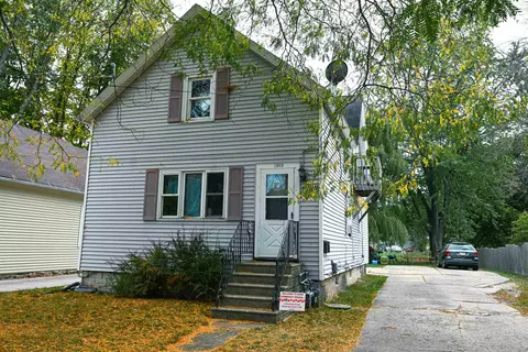 1262 Lawe St, Green Bay, WI 54301