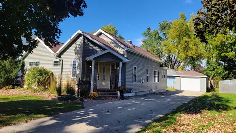 611 Buck St, New London, WI 54961