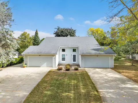 919 Square Ter, Green Bay, WI 54313
