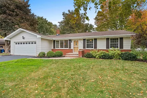 1291 Lakeview Ln, Menasha, WI 54952