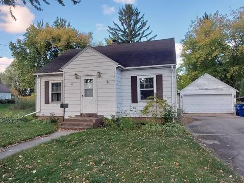 43 E 1st St, Clintonville, WI 54929
