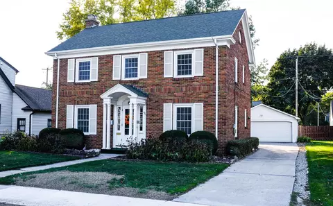 671 Chestnut St, Neenah, WI 54956
