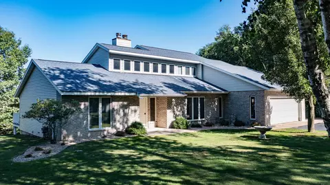 518 Highland Dr, Waupaca, WI 54981