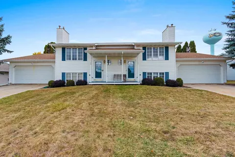 2795 Aquarius Rd, Green Bay, WI 54311