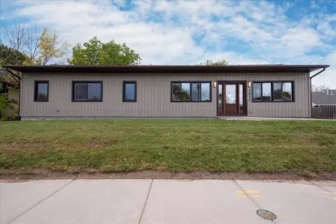 1915 Oregon St, Oshkosh, WI 54902