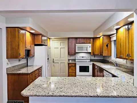 27 Meadowbrook Ct, Appleton, WI 54914 photo 5