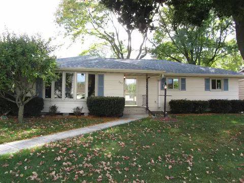 725 Sterling Dr, Fond Du Lac, WI 54935