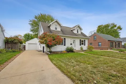 713 E Harrison St, Appleton, WI 54915 photo 2