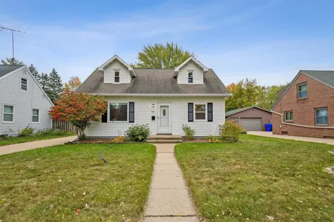 713 E Harrison St, Appleton, WI 54915