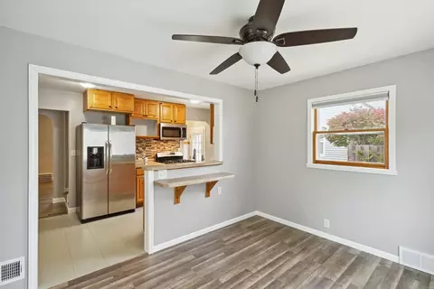 713 E Harrison St, Appleton, WI 54915 photo 9