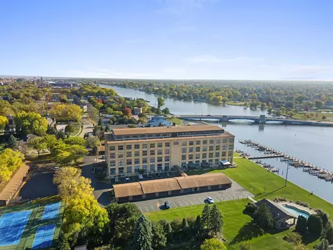 1545 Arboretum Dr #107, Oshkosh, WI 54901