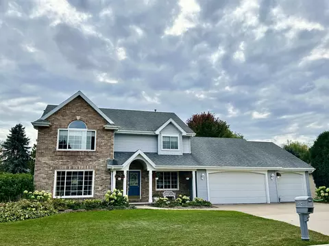 3240 N Rambling Rose Dr, Appleton, WI 54914