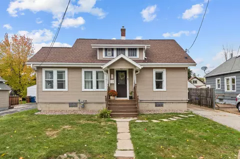 204 4th St, Menasha, WI 54952