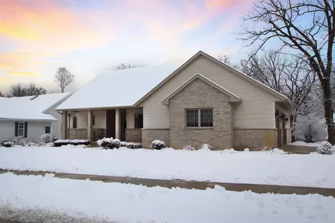 23 Woodvue Ct, Fond Du Lac, WI 54935