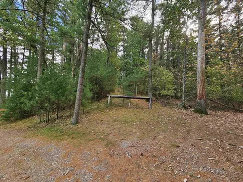 3801 N Forest Dr, Hancock, WI 54943