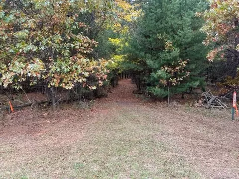 1 St Ave #2, Hancock, WI 54943