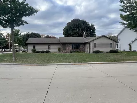 42 Continental Ct, Appleton, WI 54911