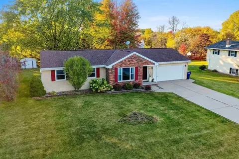 2220 Casual Ct, Green Bay, WI 54311