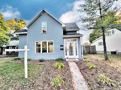 317 Park St, Kaukauna, WI 54130