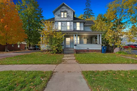 308 S State St, Waupaca, WI 54981