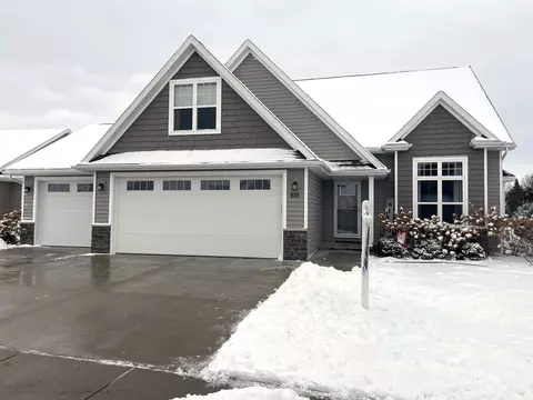 615 Pebblestone Cir, Oneida, WI 54155