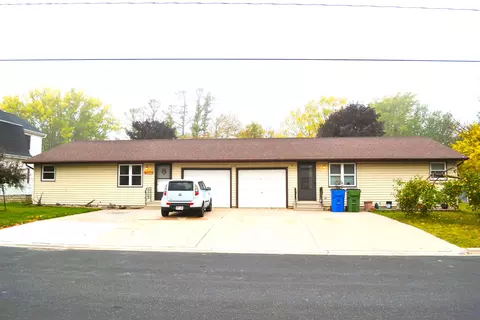 6770 Deuster St, Greenleaf, WI 54126
