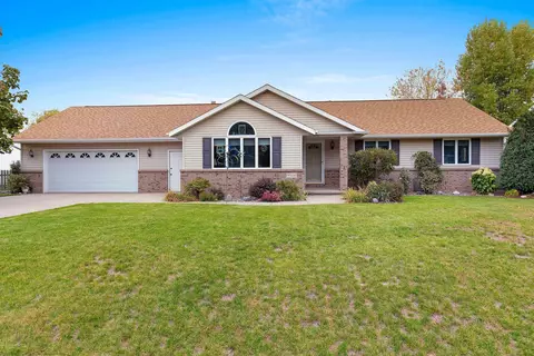 w2442 Greenspire Way, Appleton, WI 54915