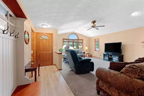 w2442 Greenspire Way, Appleton, WI 54915 photo 6