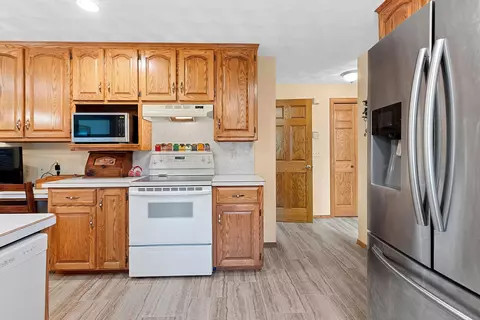 w2442 Greenspire Way, Appleton, WI 54915 photo 9