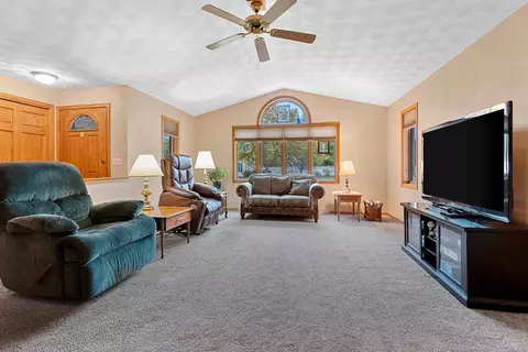 w2442 Greenspire Way, Appleton, WI 54915 photo 4