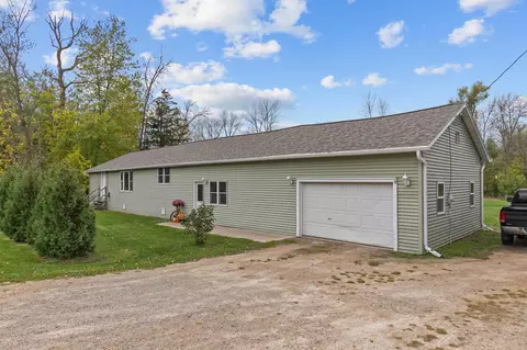 n3799 County Road M, Hortonville, WI 54944