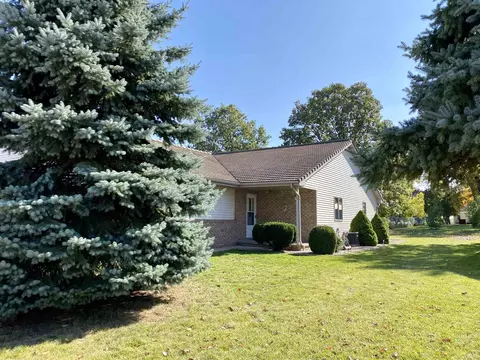 1009 Pleasantview Ave, Little Chute, WI 54140