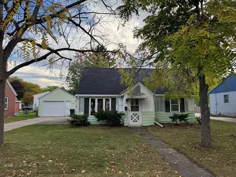 433 S Erie St, De Pere, WI 54115