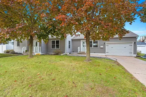 211 Cedar Ave, Oconto Falls, WI 54154