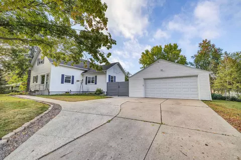 1285 Echo Ln, Green Bay, WI 54304