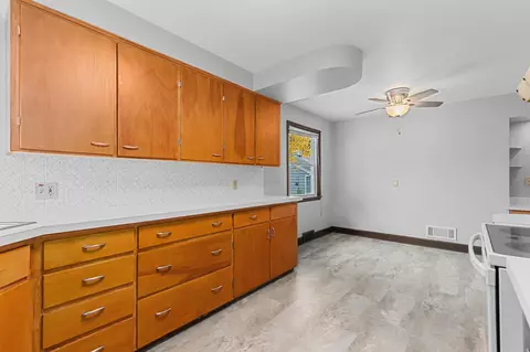 1231 W Glendale Ave, Appleton, WI 54914 photo 9
