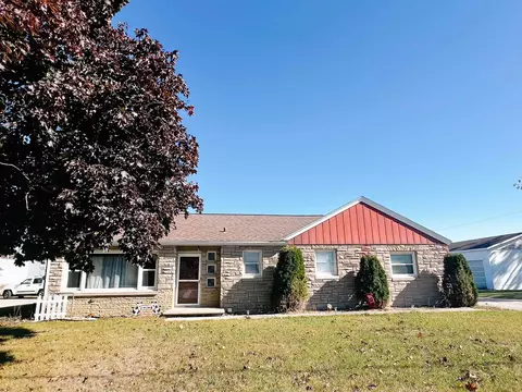 334 S Wisconsin St, Pulaski, WI 54162