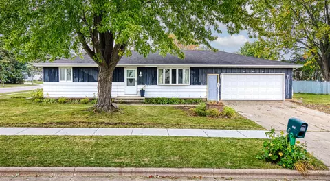 1039 Fredrick Dr, Neenah, WI 54956