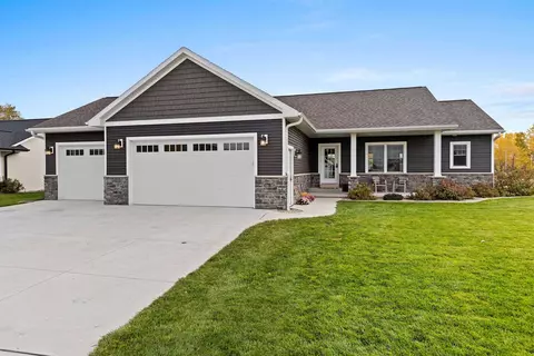753 Johnson St, Pulaski, WI 54162